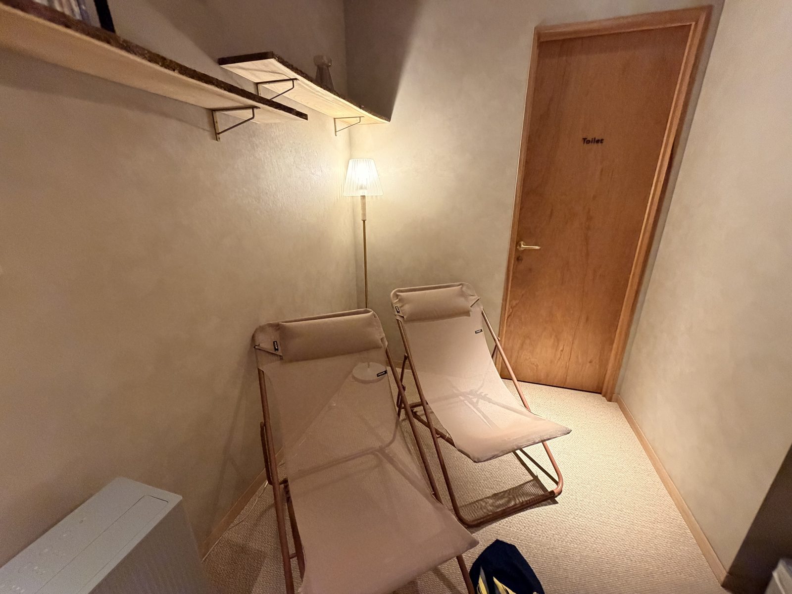 休憩用の椅子